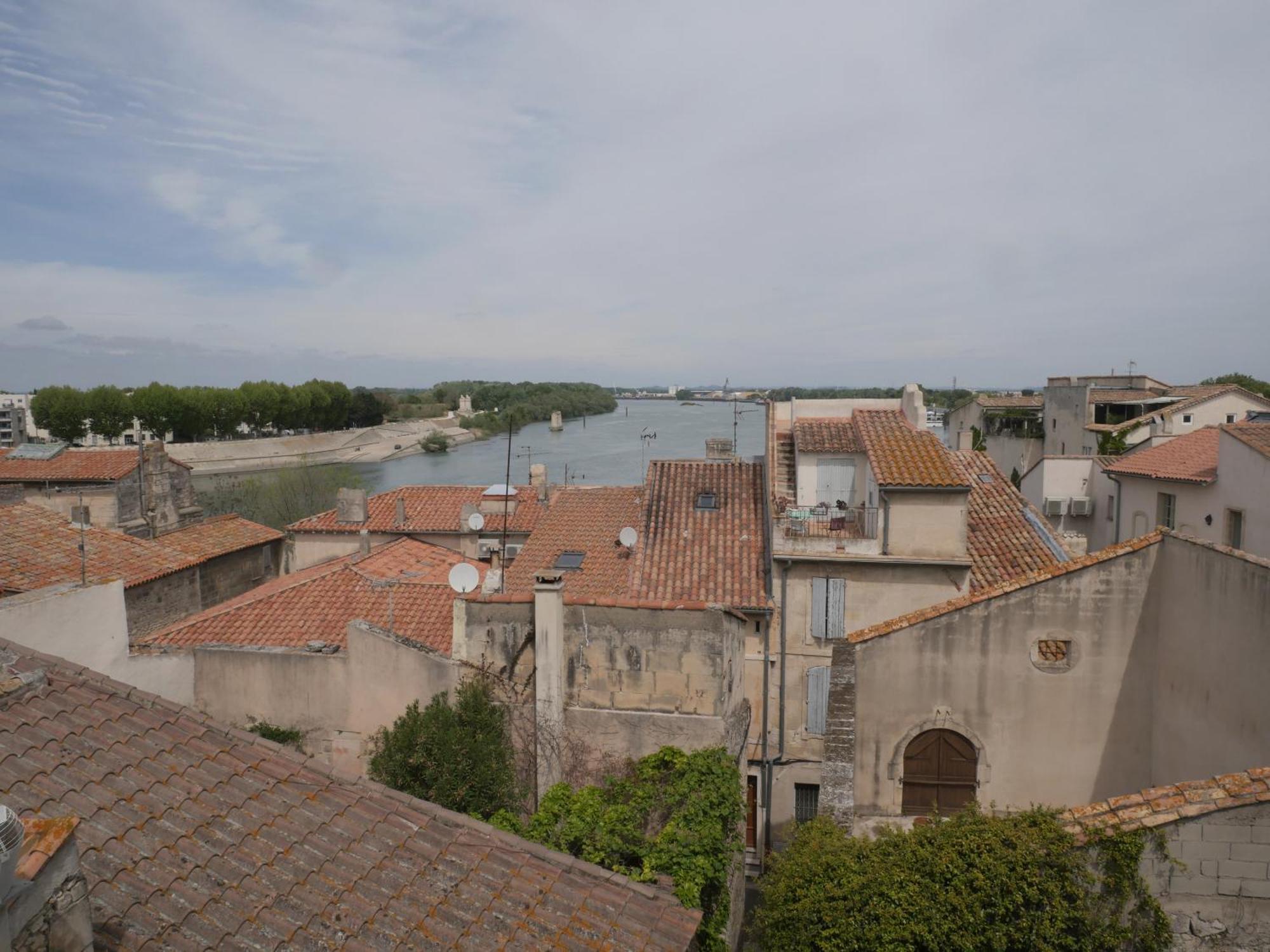 Superbe Appartement Avec Vue Arles Eksteriør billede